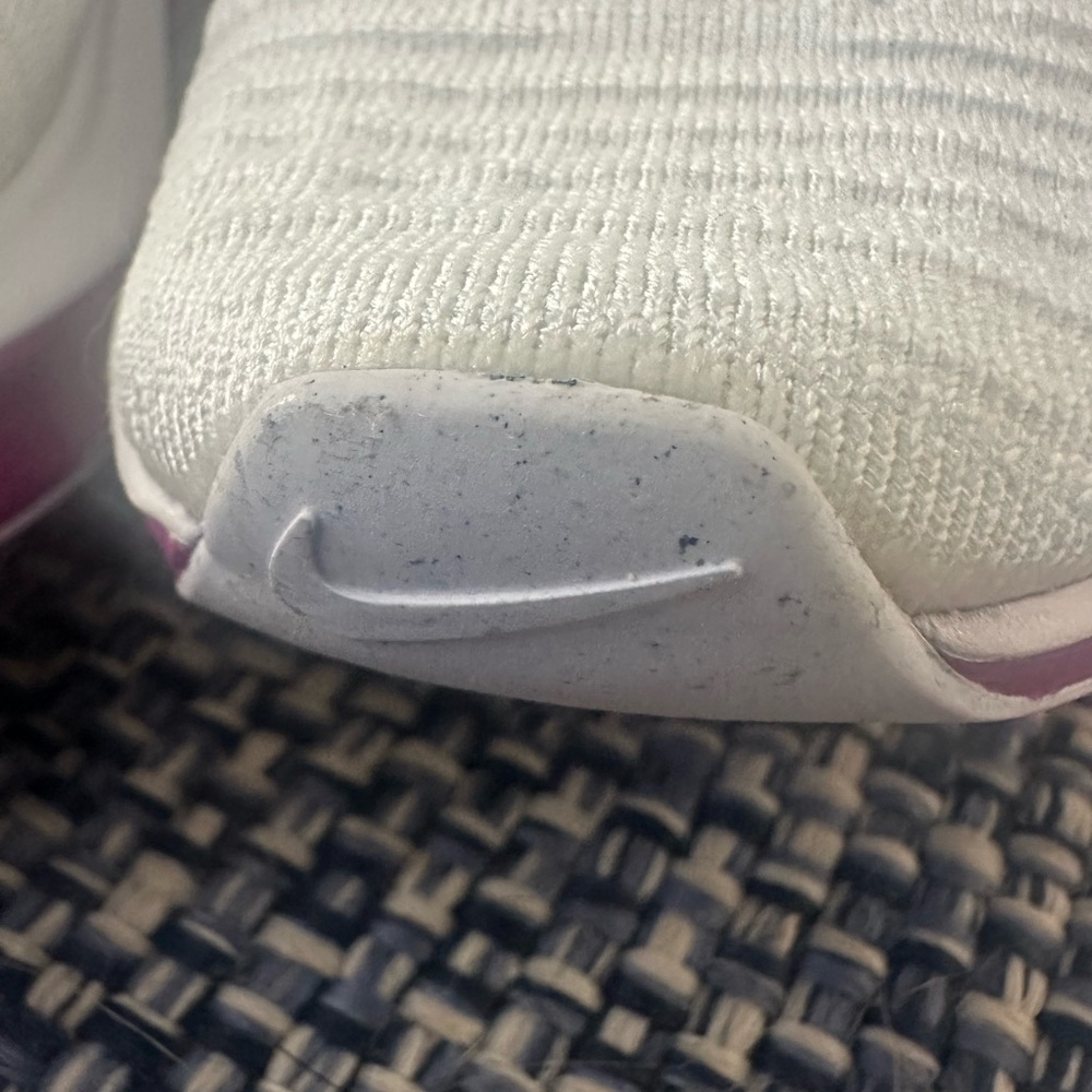 Nike Women's White and Purple Sneakers - Picture 12 of 12